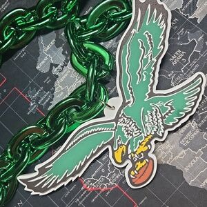 Philadelphia Eagles Green Chain Necklace with Eagle Pendant